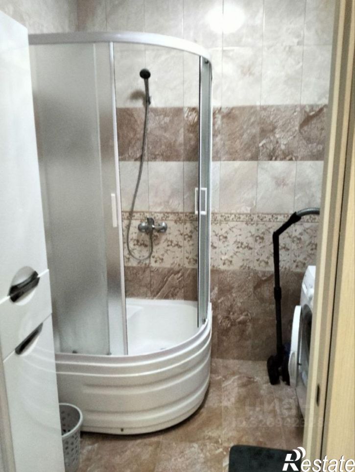 2-комн квартира пр-кт Александра Суворова, 9,  д. 9