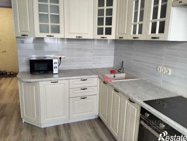 2-комн квартира пр-кт Александра Суворова, 9,  д. 9