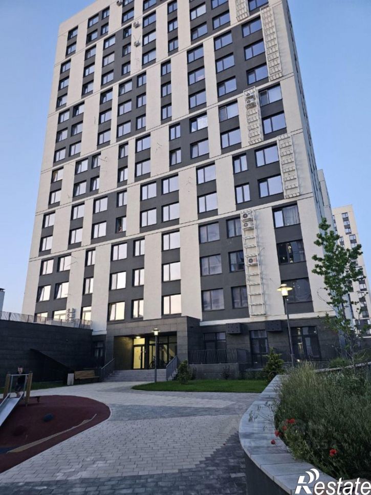 Гараж/парковка проспект Александра Суворова, 105,  д. 105