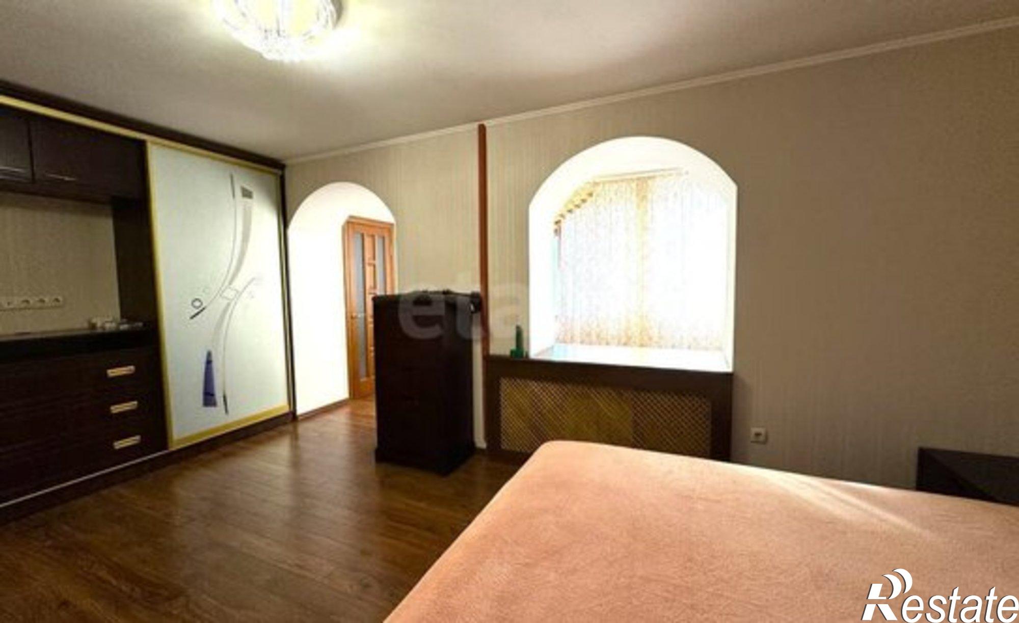 Купить квартиру за 12 000 000 рублей на ул Ростовская, 4