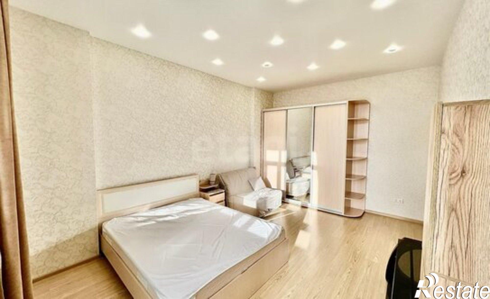 Купить квартиру за 13 700 000 рублей на проспект Кирова, 49