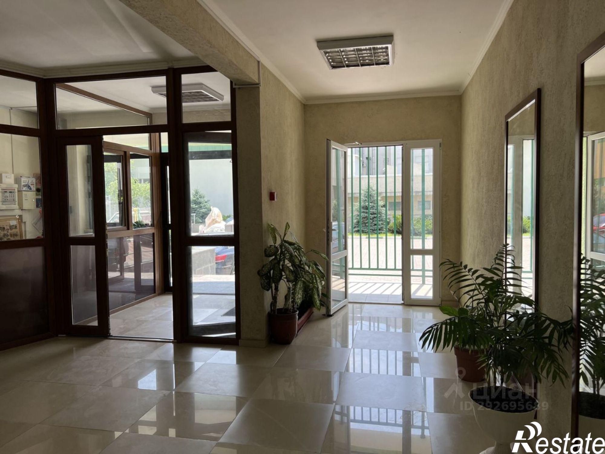 Купить квартиру за 22 000 000 рублей на Набережная улица, 75