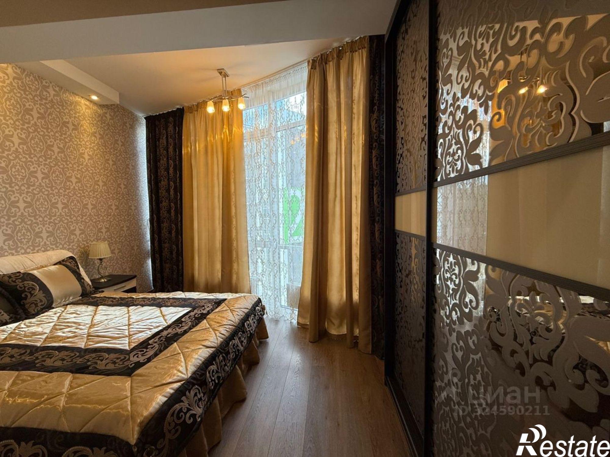 Сдать квартиру за 55 000 рублей на улица Беспалова, 110В