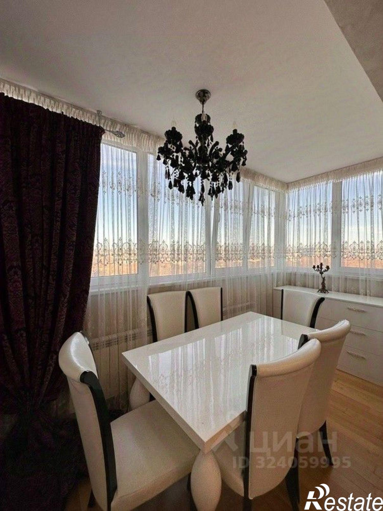 Сдать квартиру за 120 000 рублей на улица Караманова, 3