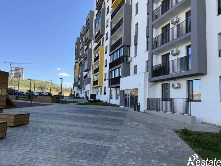 2-комн квартира проспект Александра Суворова, 103,  д. 103