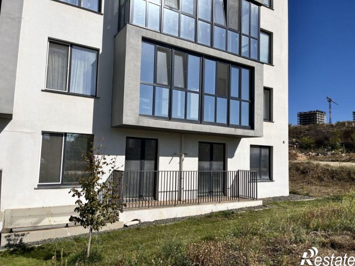 2-комн квартира пр-кт Александра Суворова, 103,  д. 103