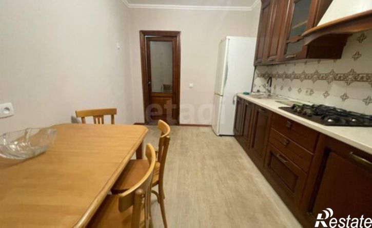 3-комн квартира улица 60 лет Октября, 37,  д. 37