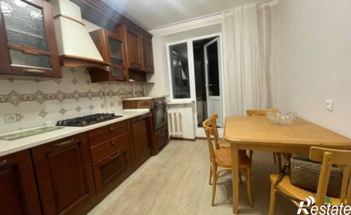 3-комн квартира улица 60 лет Октября, 37,  д. 37