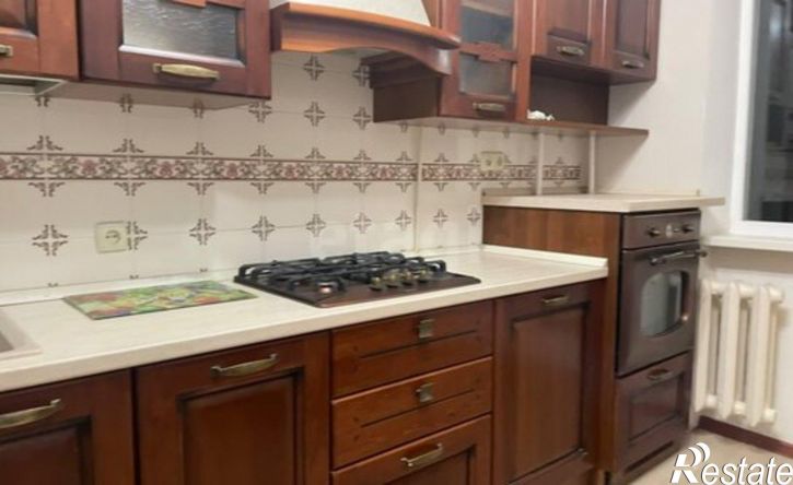 3-комн квартира улица 60 лет Октября, 37,  д. 37