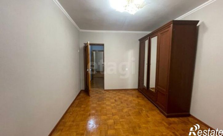 3-комн квартира улица 60 лет Октября, 37,  д. 37