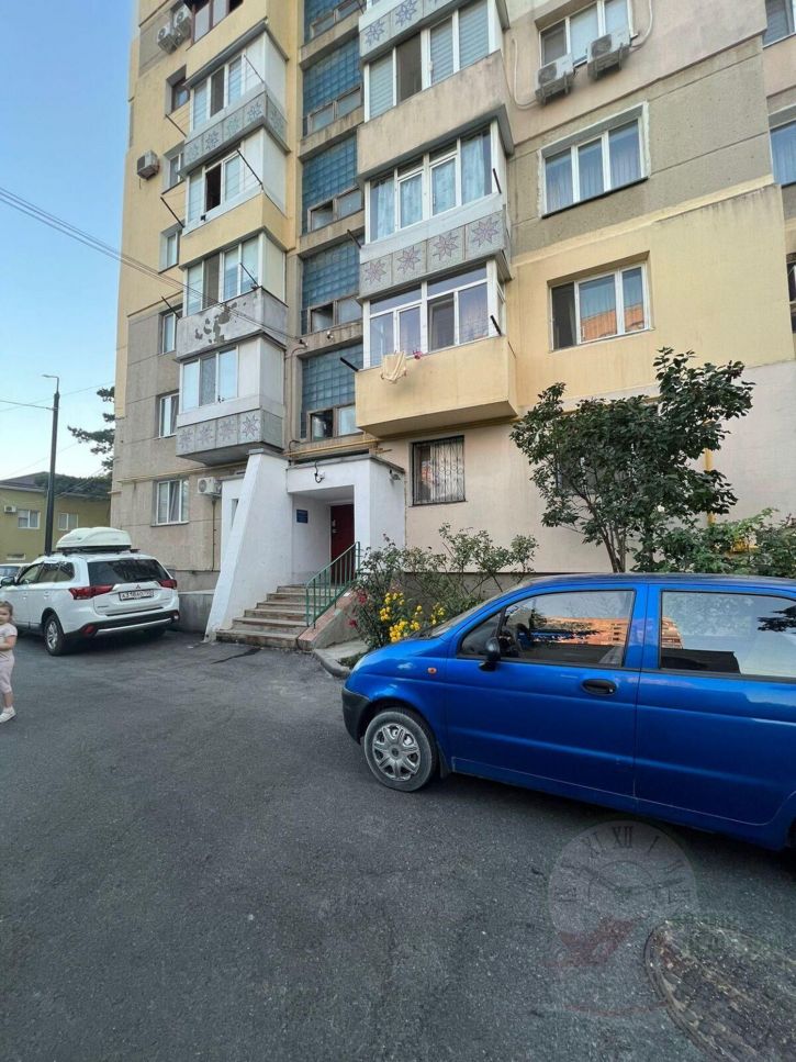 3-комн квартира Декабристов ул, 9