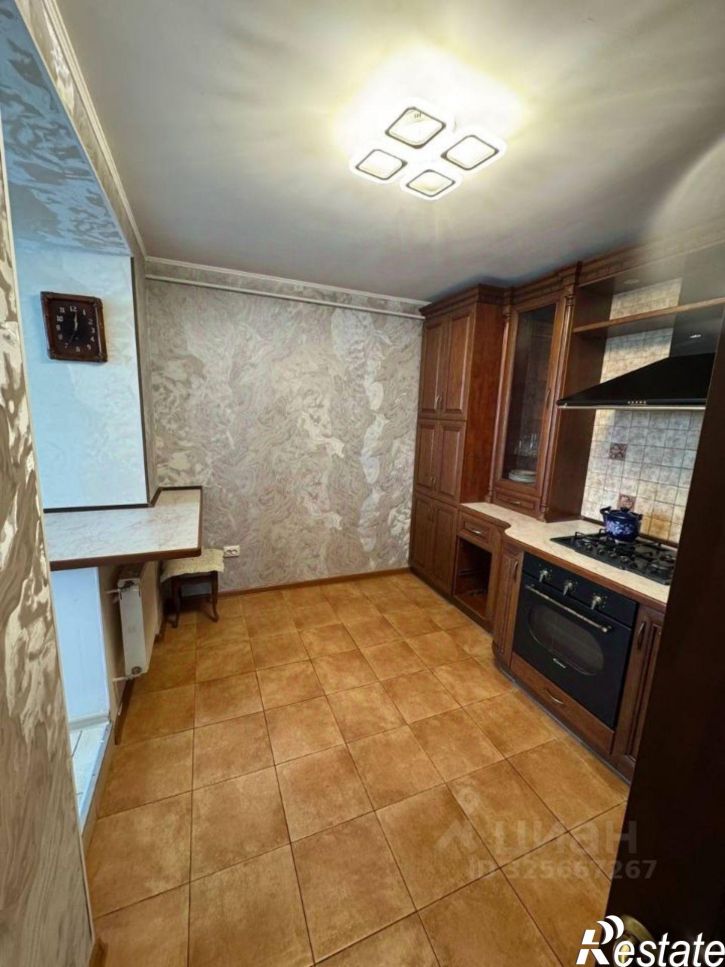 4-комн квартира улица Чехова, 9,  д. 9