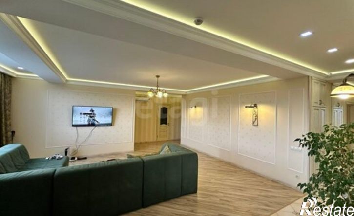 4-комн квартира проспект Победы, 74А,  д. 74А