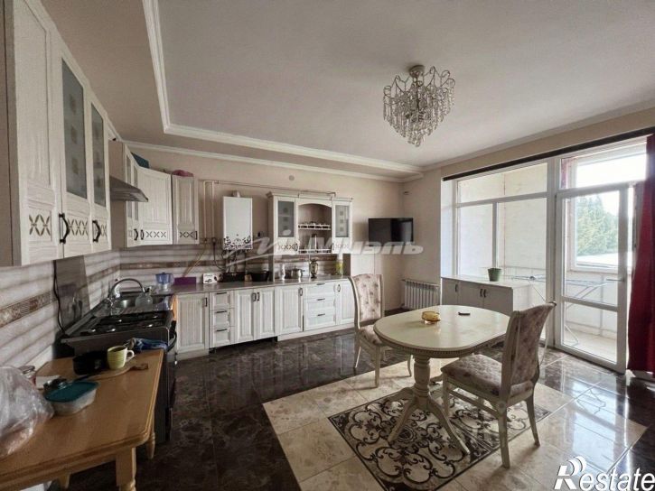 2-комн квартира улица Поповкина, 8А,  д. 8А