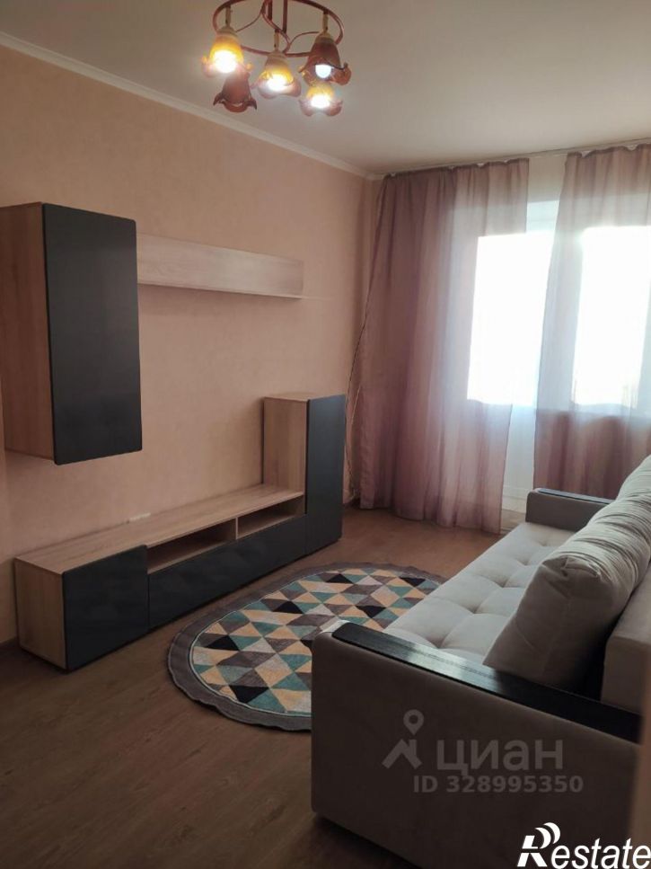 3-комн квартира ул Ушакова, 10,  д. 10