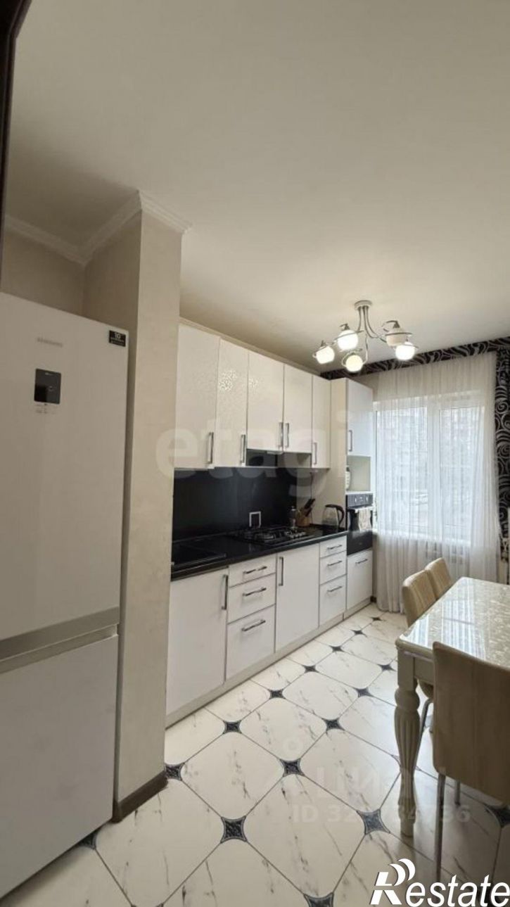 4-комн квартира улица Героев Сталинграда, 1,  д. 1