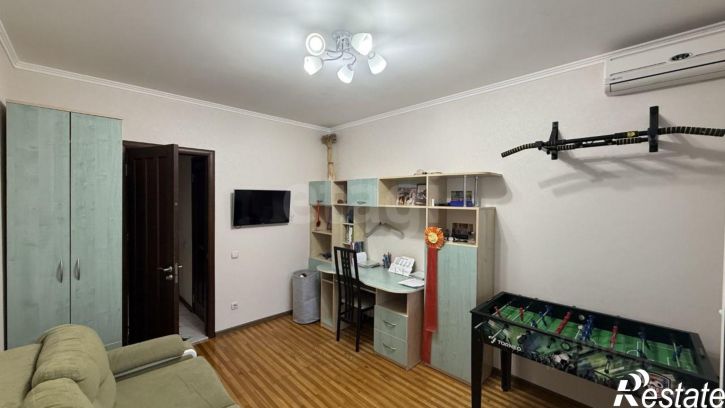 4-комн квартира улица Героев Сталинграда, 1,  д. 1
