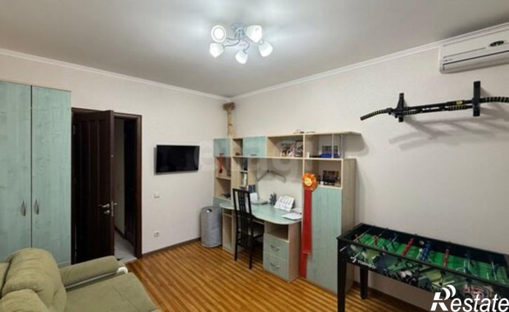 4-комн квартира улица Героев Сталинграда, 29,  д. 29