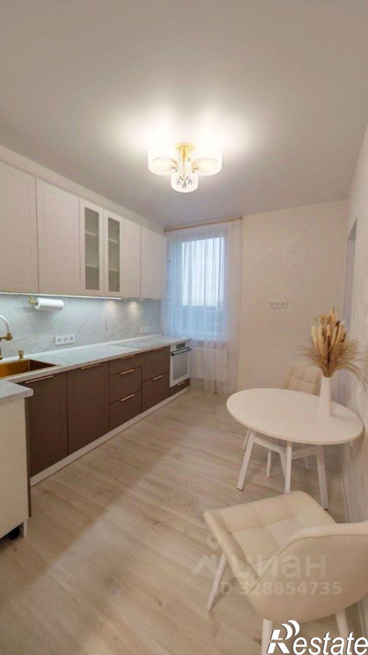 2-комн квартира пр-кт Александра Суворова, 101,  д. 101