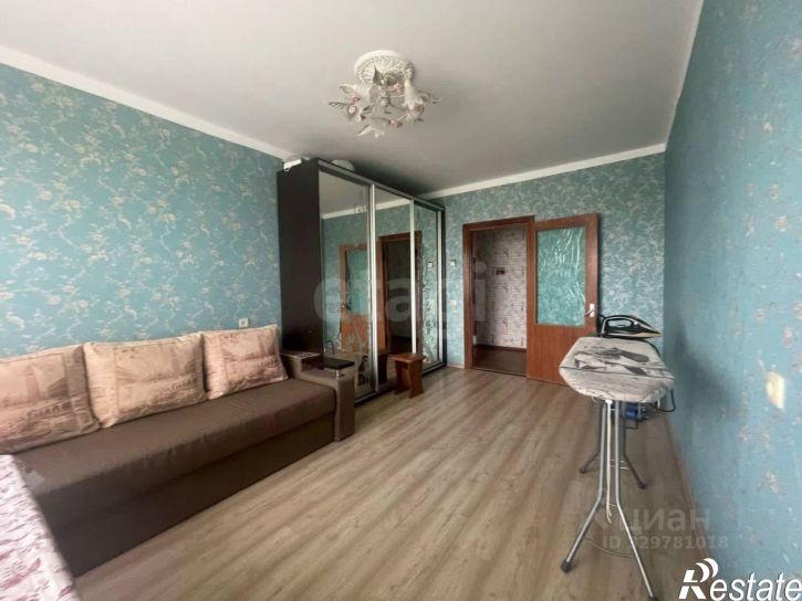 3-комн квартира улица 60 лет Октября, 17,  д. 17