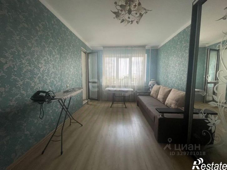 3-комн квартира улица 60 лет Октября, 17,  д. 17