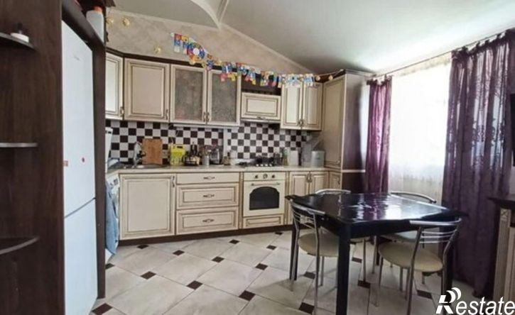 2-комн квартира Камская улица, 27,  д. 27