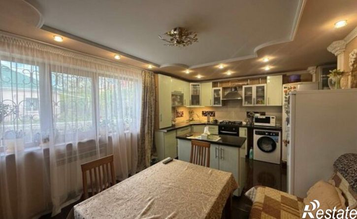 3-комн квартира ул Каширина, 2,  д. 2