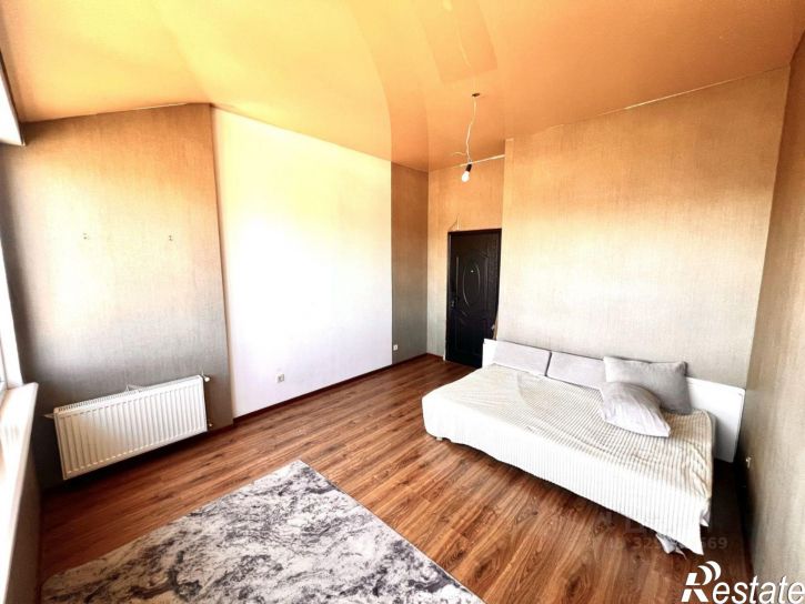 3-комн квартира улица Тренёва, 21,  д. 21