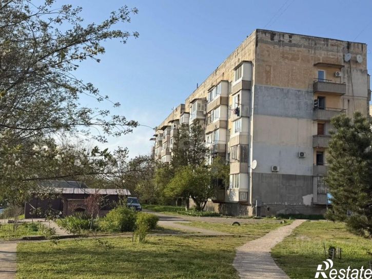 1-комн квартира улица Ларионова, 36Б,  д. 36Б