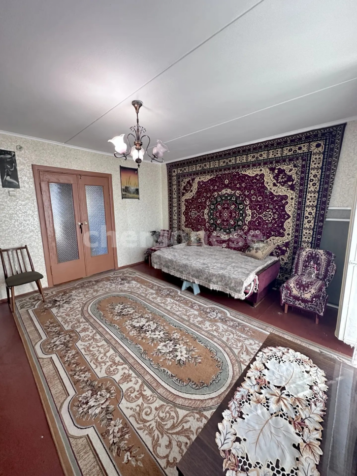 4-комн квартира 1-й Конной Армии улица, д.11