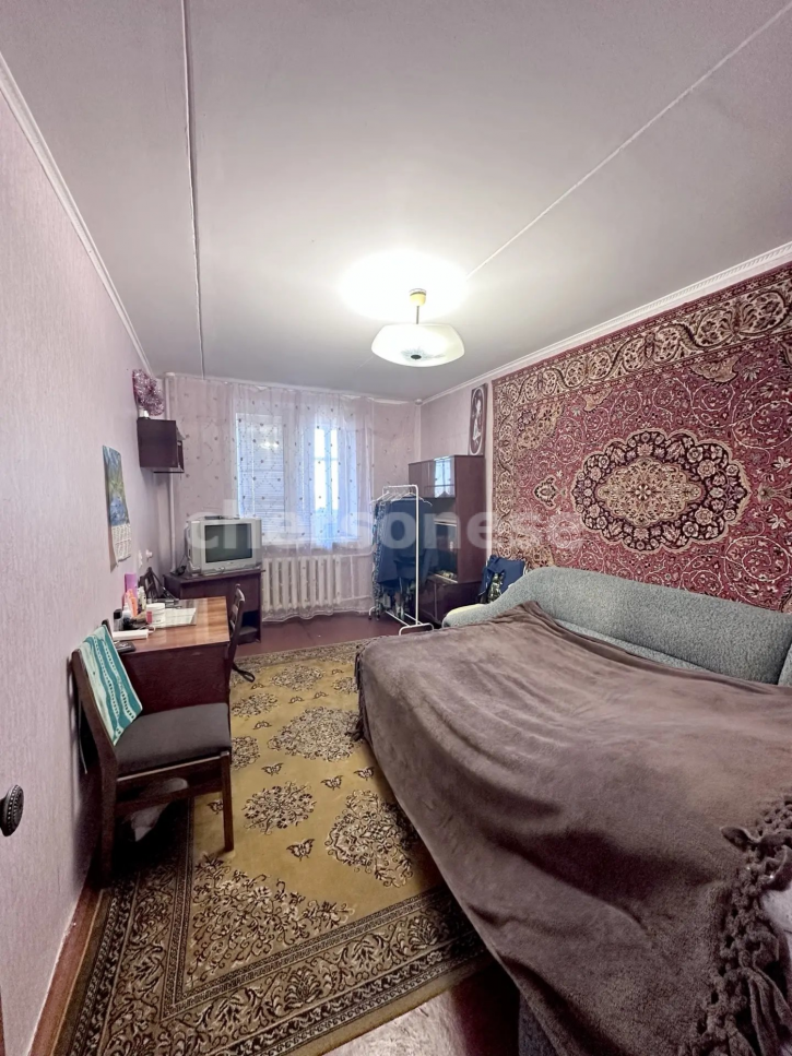 4-комн квартира 1-й Конной Армии улица, д.11