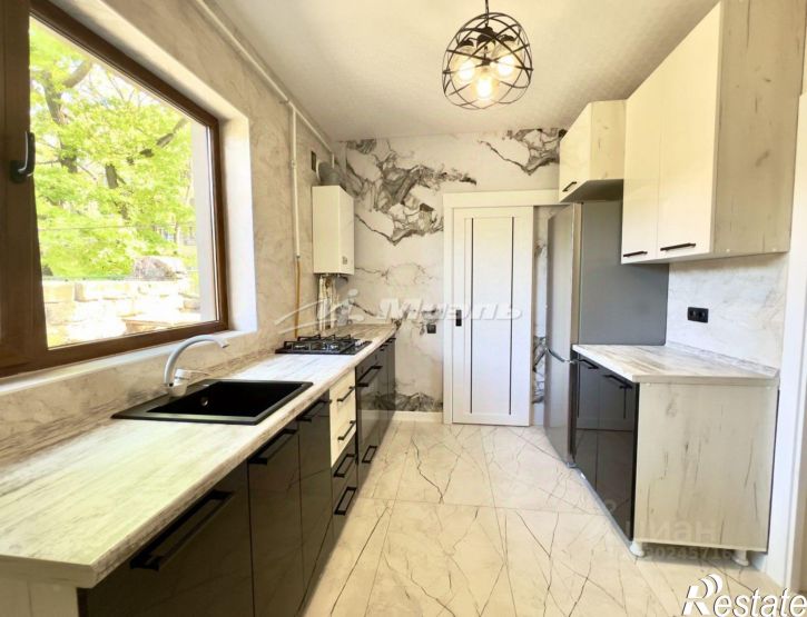 2-комн квартира ул Георгия Морозова, 8Г,  д. 8Г