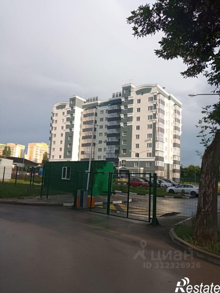 3-комн квартира Индустриальная улица, 28к1,  д. 28к1