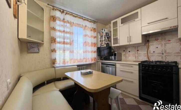 3-комн квартира улица Молодых Подпольщиков, 85,  д. 85