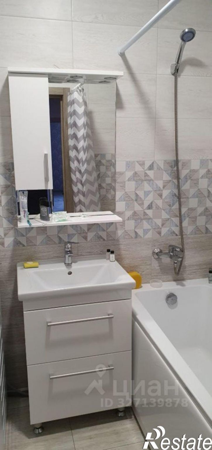2-комн квартира улица Никанорова, 4Е,  д. 4Е