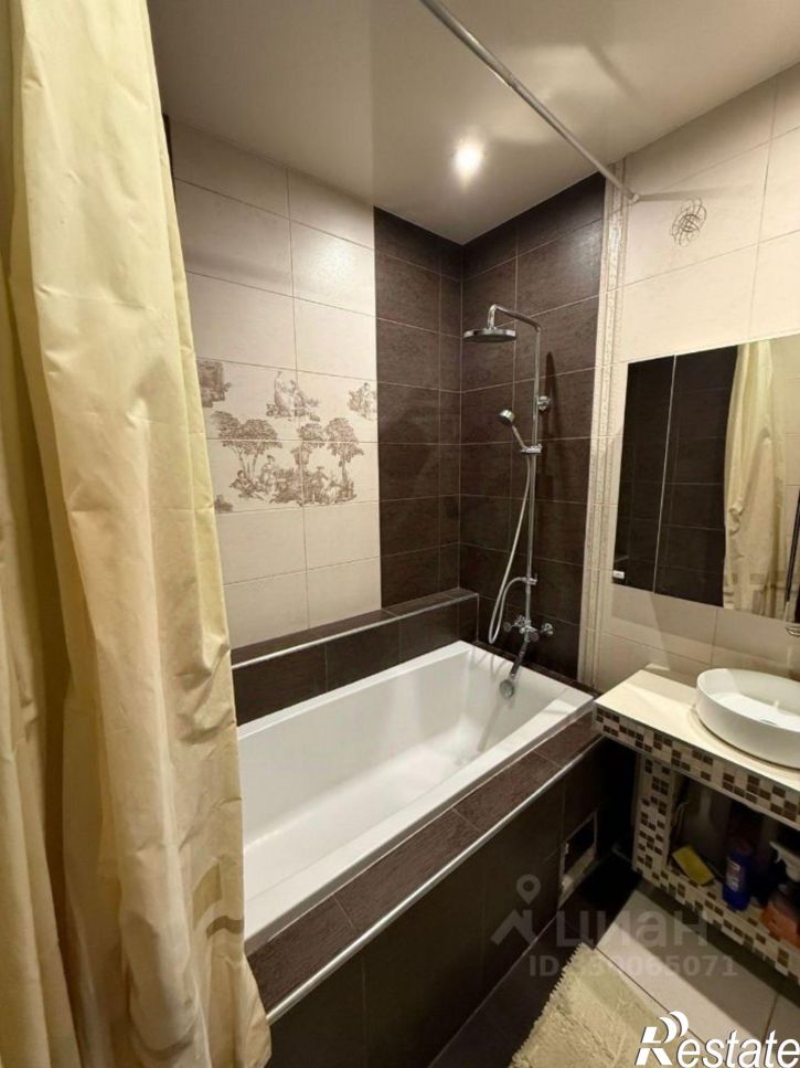 3-комн квартира ул Беспалова, 110в,  д. 110в
