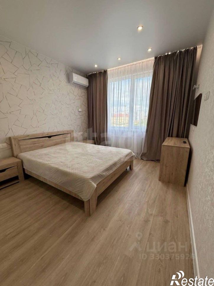 2-комн квартира пр-кт Александра Суворова, 97,  д. 97