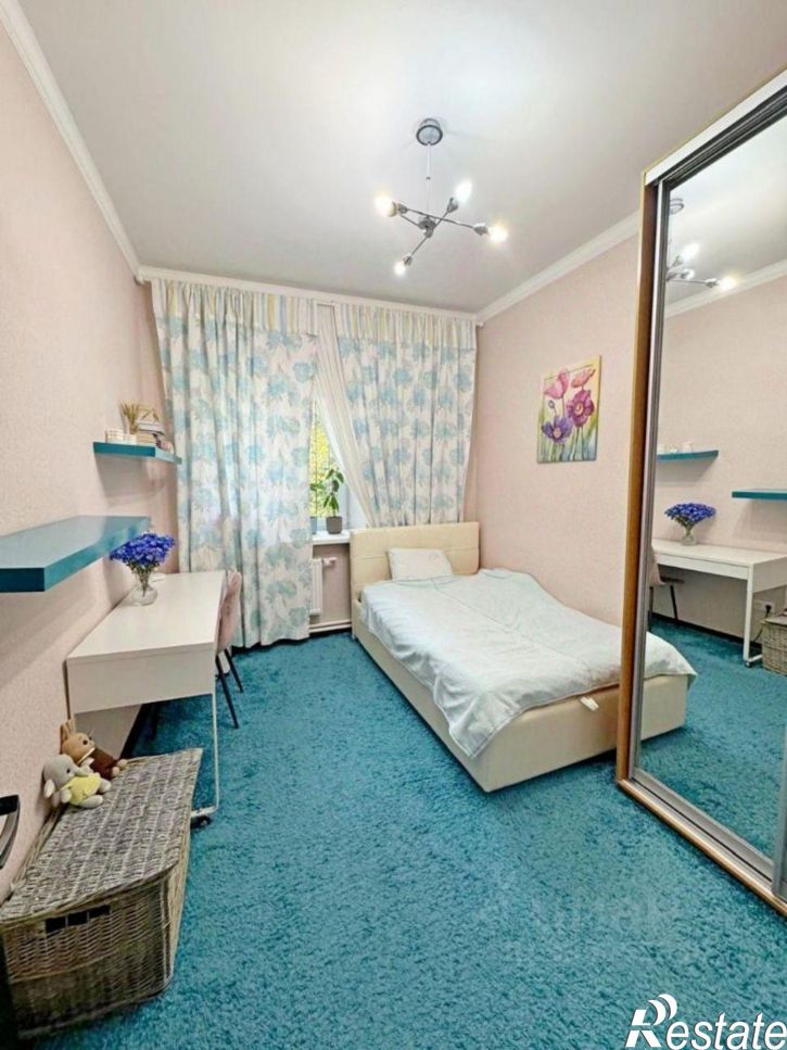 3-комн квартира улица Крылова, 60,  д. 60