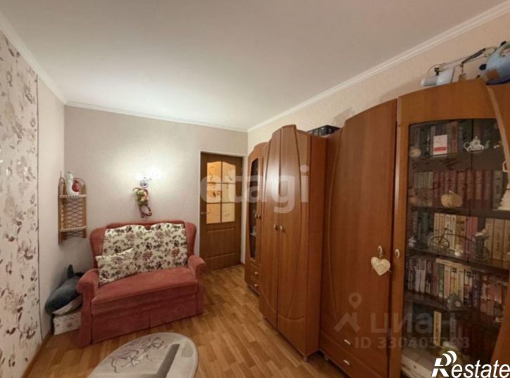 3-комн квартира улица 60 лет Октября, 17,  д. 17
