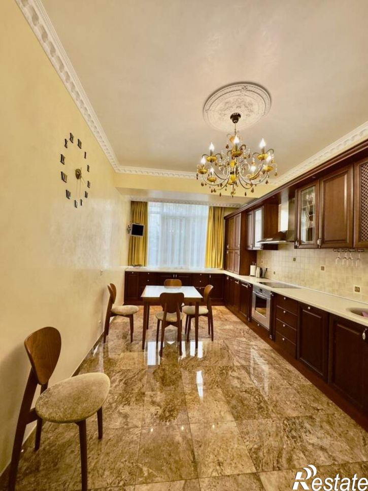 4-комн квартира Луговая улица, 4 к2,  д. 4 к2