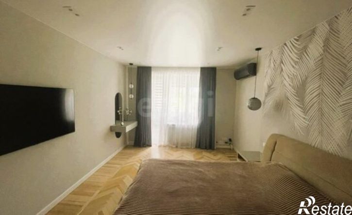 3-комн квартира улица Поповкина, 20,  д. 20