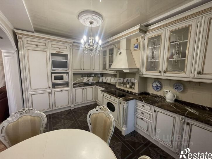 4-комн квартира ул Гурзуфская, 8,  д. 8