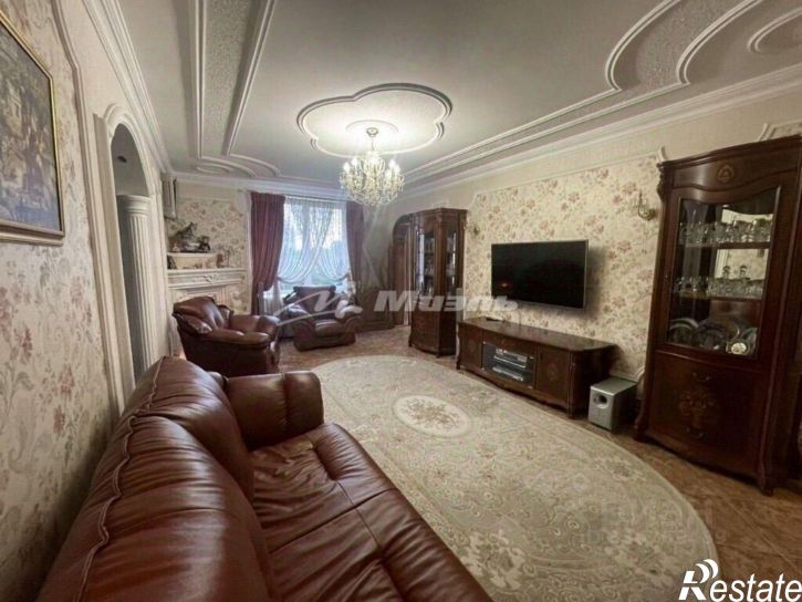 4-комн квартира ул Гурзуфская, 8,  д. 8
