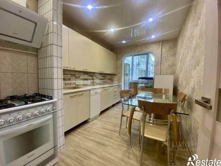 4-комн квартира улица Героев Сталинграда, 1,  д. 1