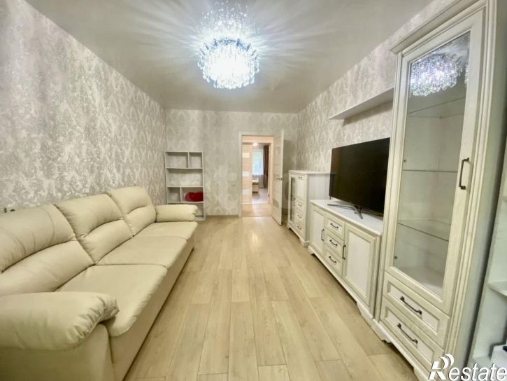 4-комн квартира улица Героев Сталинграда, 1,  д. 1