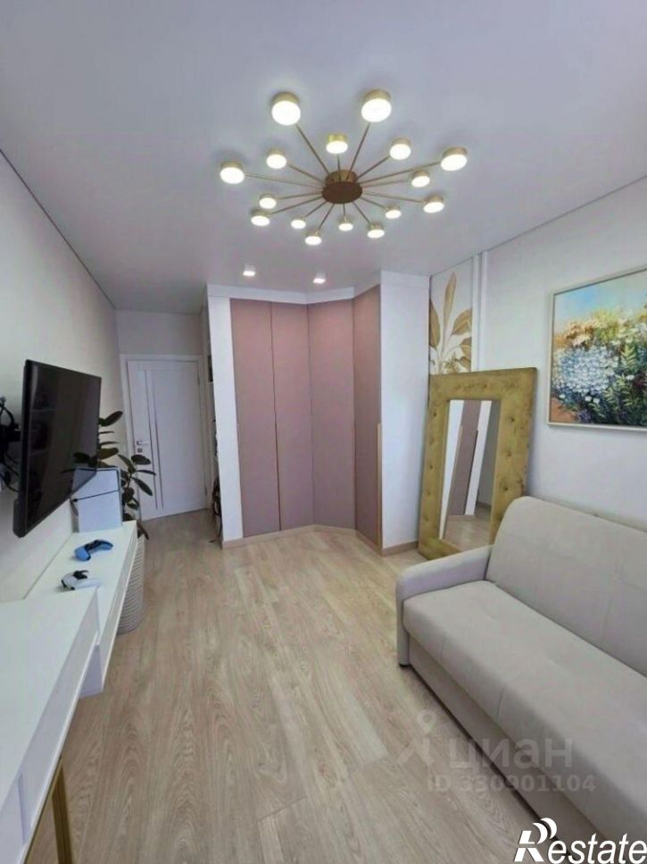 2-комн квартира пр-кт Александра Суворова, 13,  д. 13