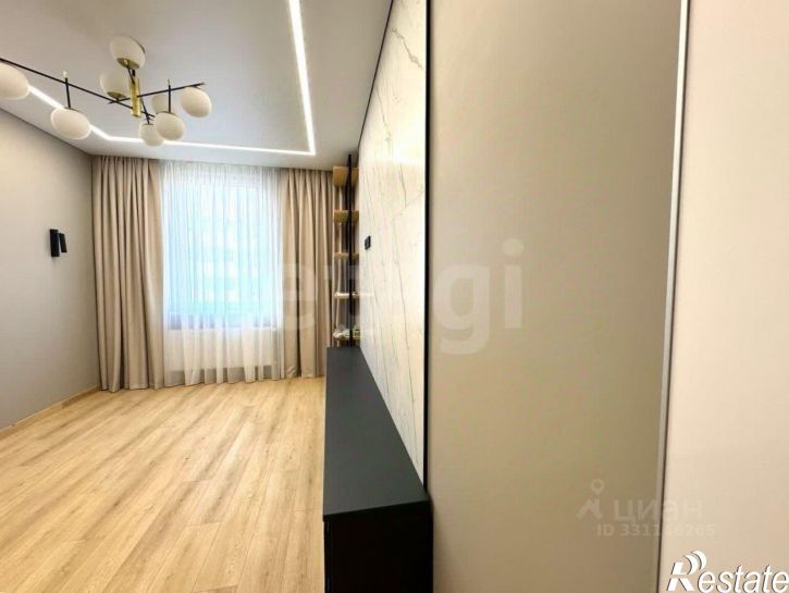 3-комн квартира пр-кт Александра Суворова, 97,  д. 97