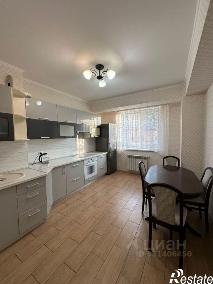 3-комн квартира ул Караманова, 3,  д. 3