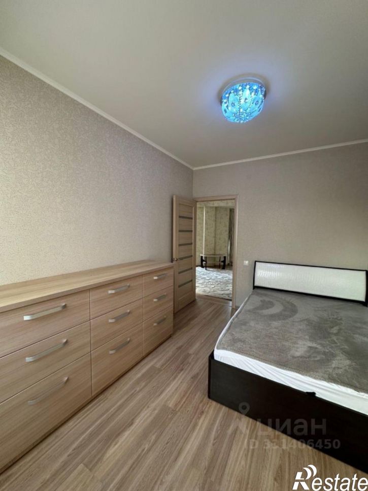 3-комн квартира ул Караманова, 3,  д. 3