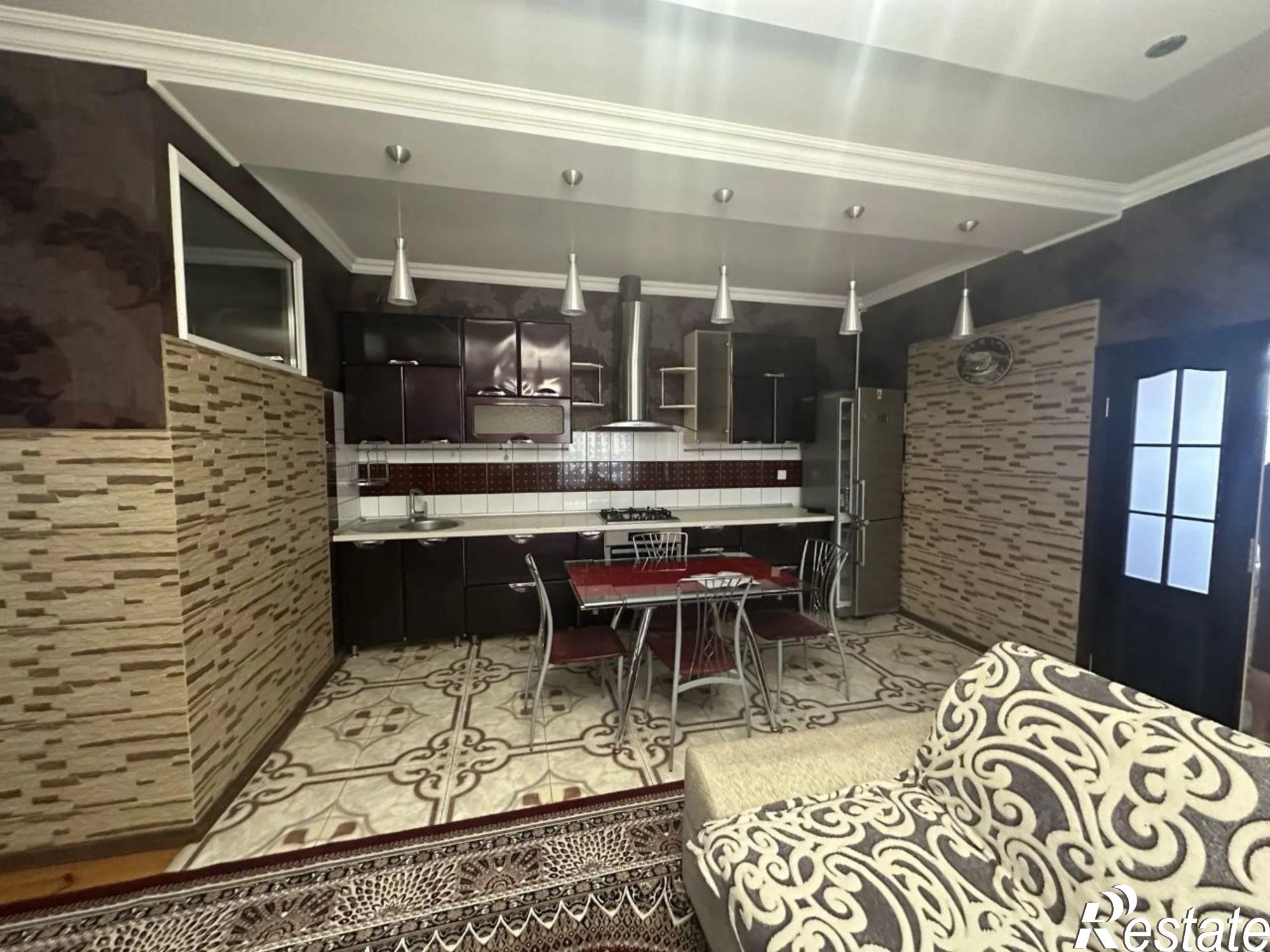 Сдать дачу, дом, коттедж за 52 000 рублей на ул Кипарисная, 2